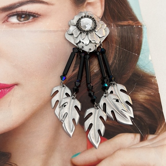 Vintage 70s Clip Earrings floral and feathers native-american inspired - Picture 8 of 8